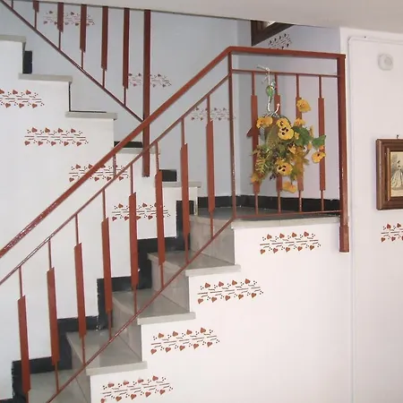 Casa Vittoria Borgo Rotondo Varese Ligure